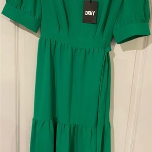 NWT Women’s DKNY Apple Green Dress Size 12 Belt Long Short Sleeve New! $119